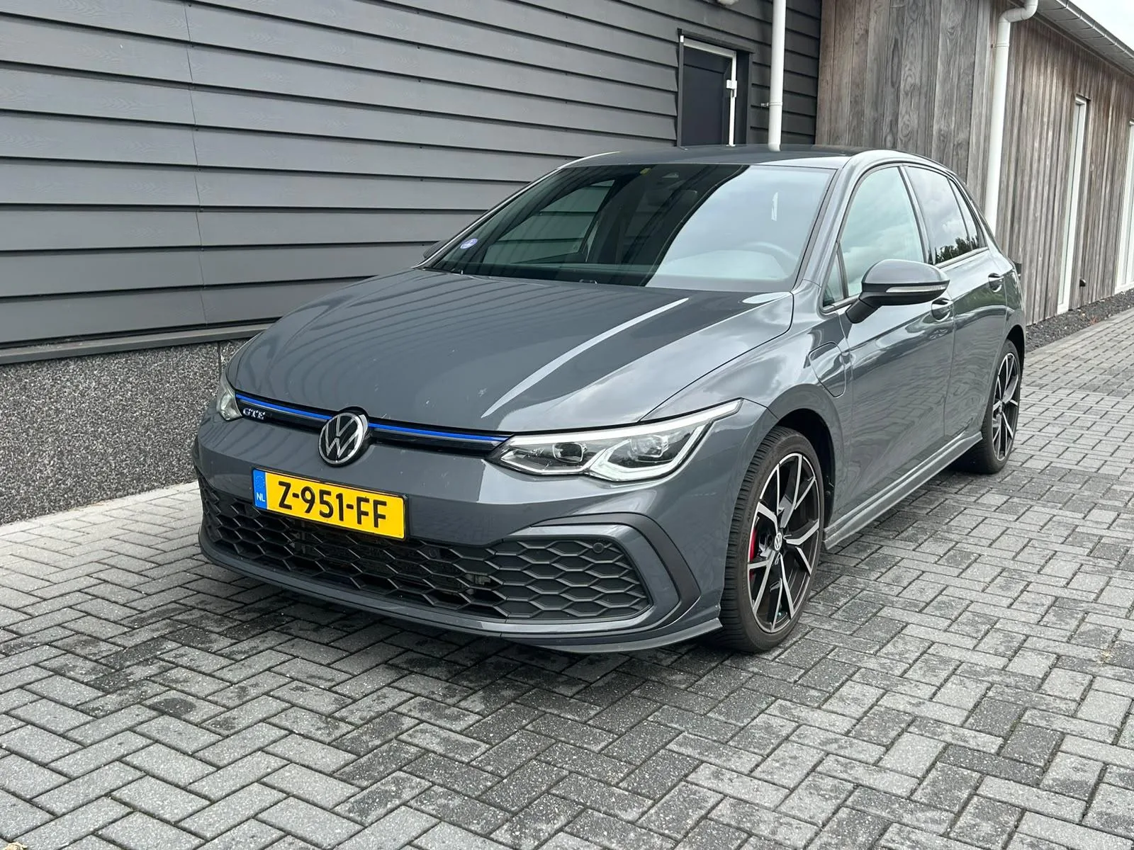 Volkswagen Golf (2021) — foto 1