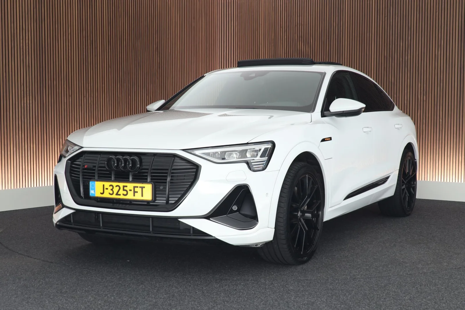 Audi e-tron (2020) — foto 1