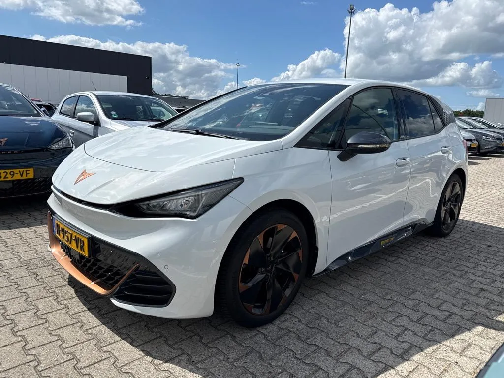 CUPRA Born (2021) — foto 1