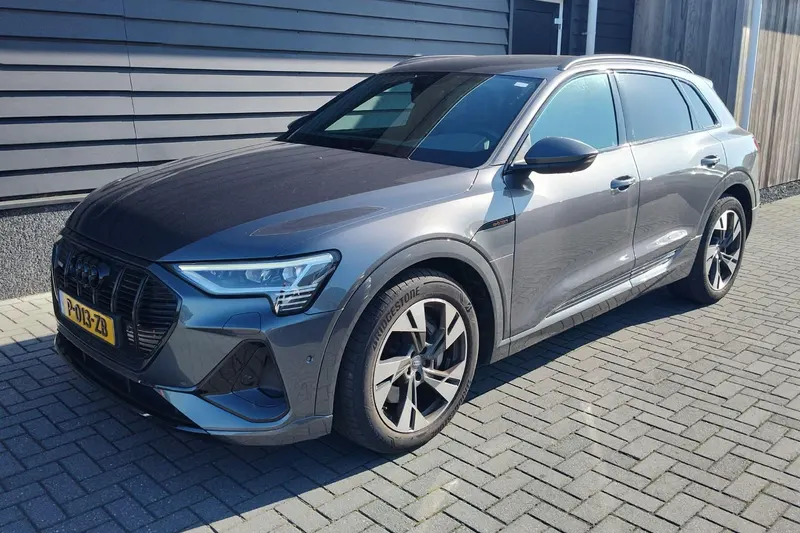 Audi e-tron (2022)