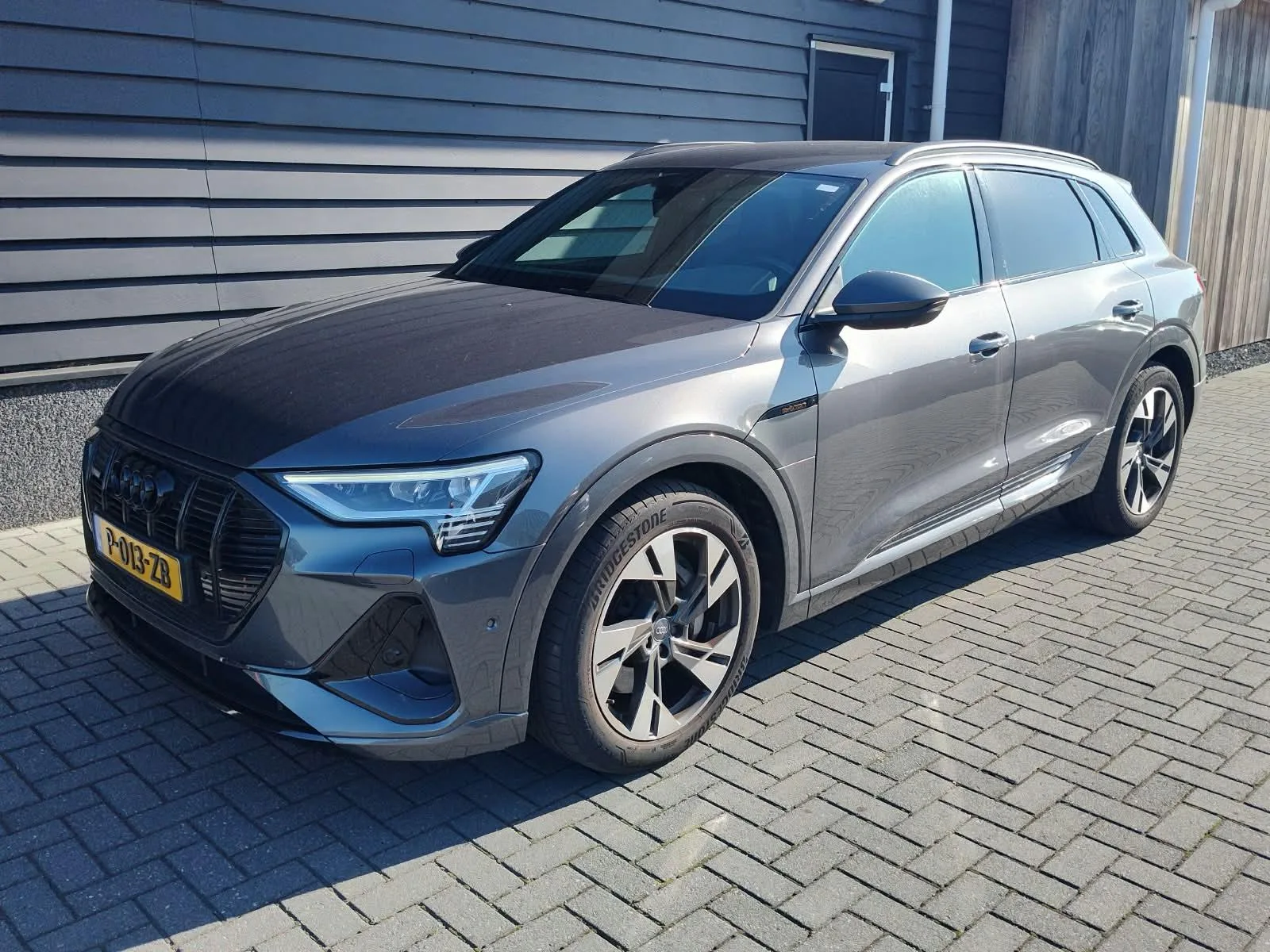 Audi e-tron (2022) — foto 1