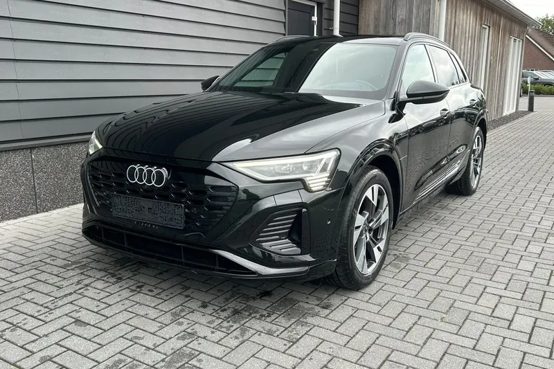 Audi Q8 e-tron (2023)