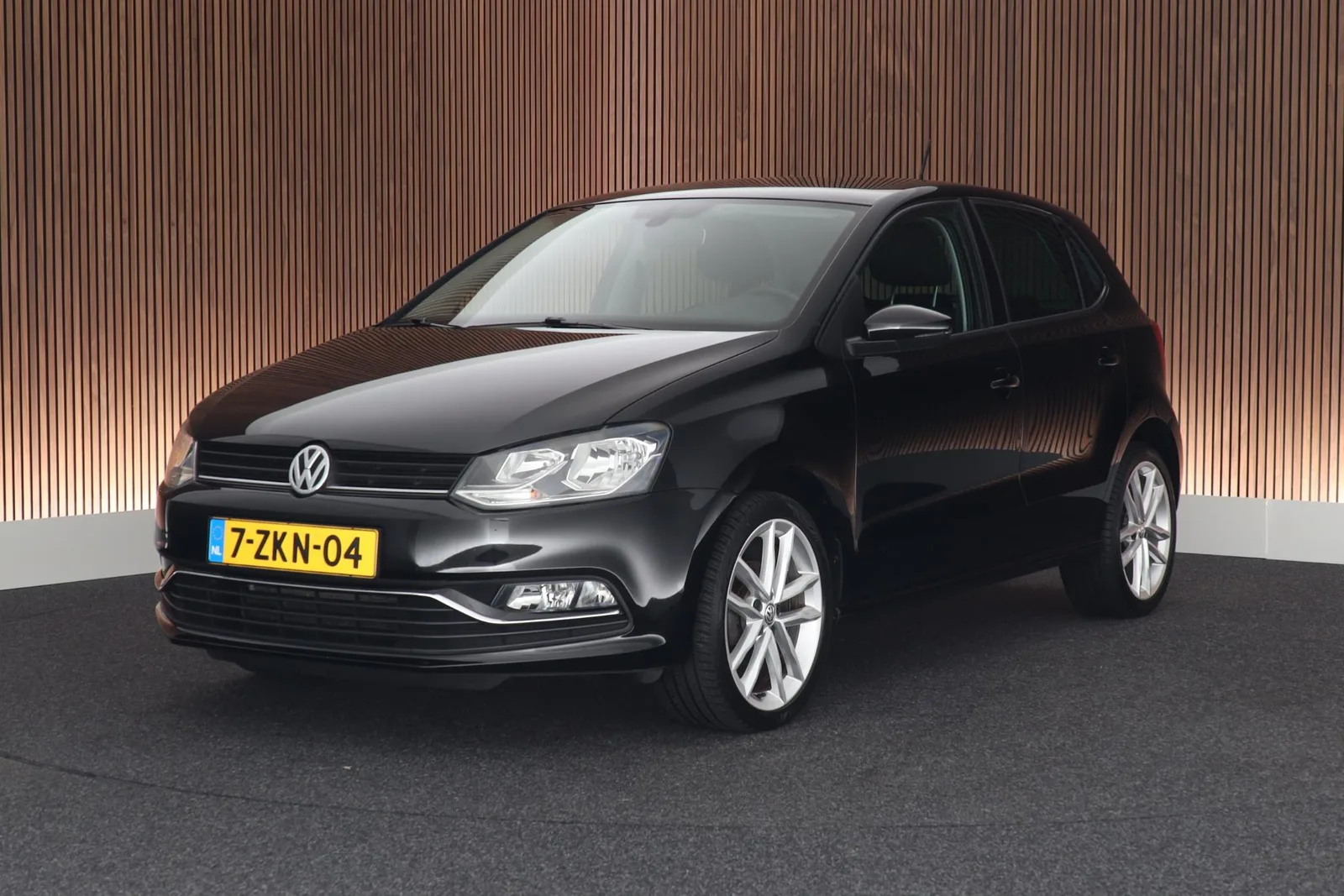 Volkswagen Polo (2015) — foto 1