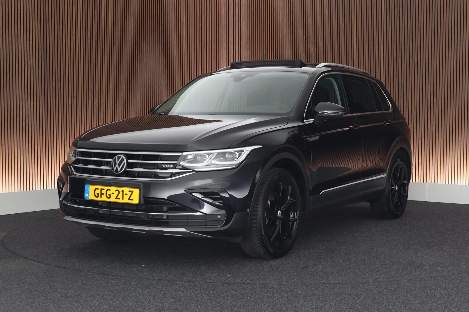 Volkswagen Tiguan (2023) — foto 1