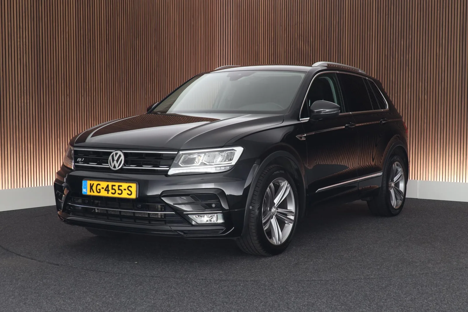 Volkswagen Tiguan (2016) — foto 1