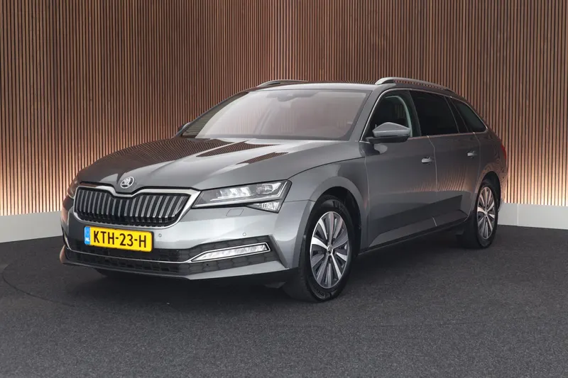 Škoda Superb (2023)