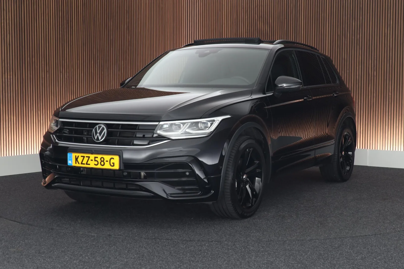 Volkswagen Tiguan (2023) — foto 1