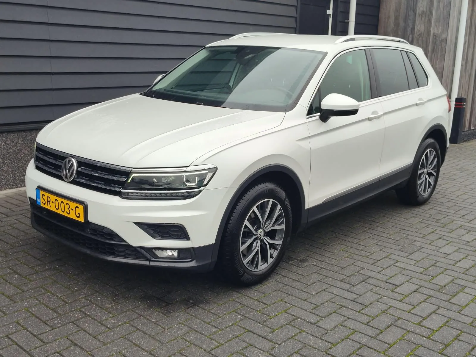 Volkswagen Tiguan (2018) — foto 1