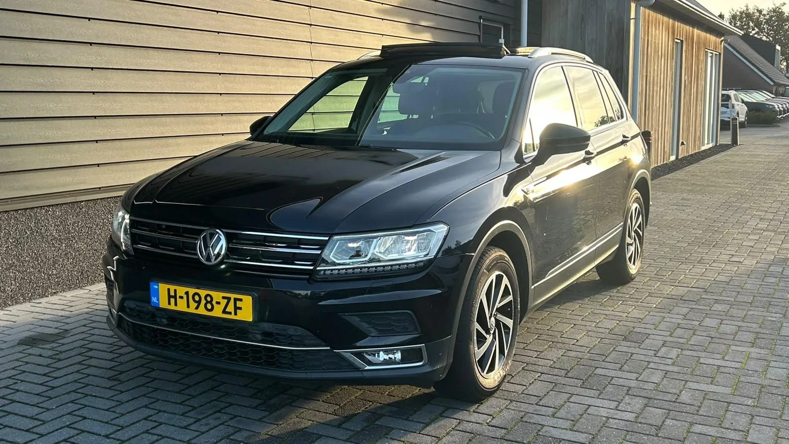Volkswagen Tiguan (2018) — foto 1