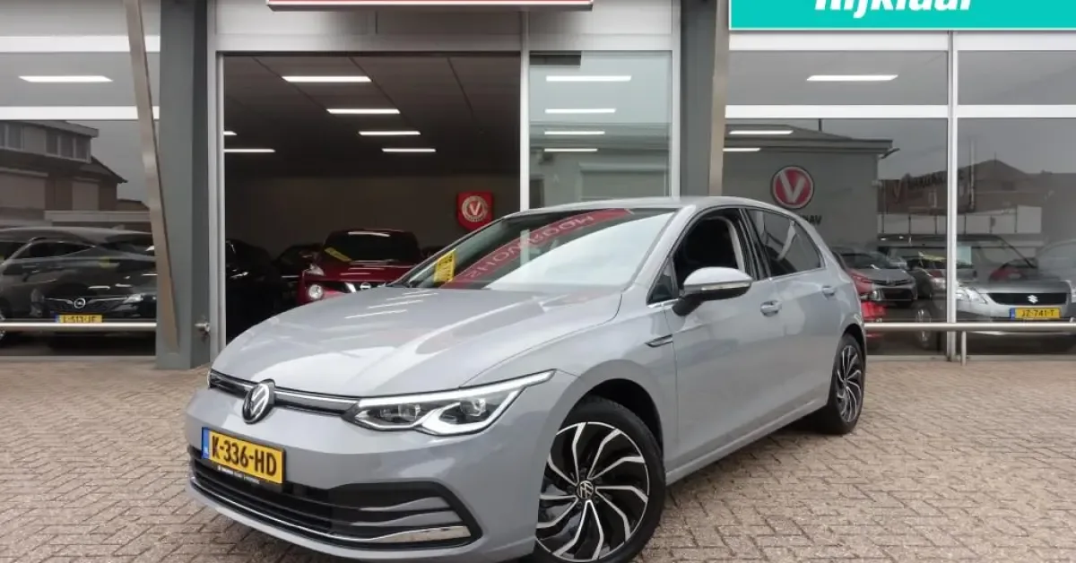 Volkswagen Golf (2020) — foto 1