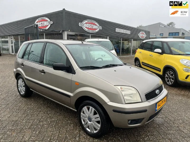 Ford Fusion (2004) — foto 1