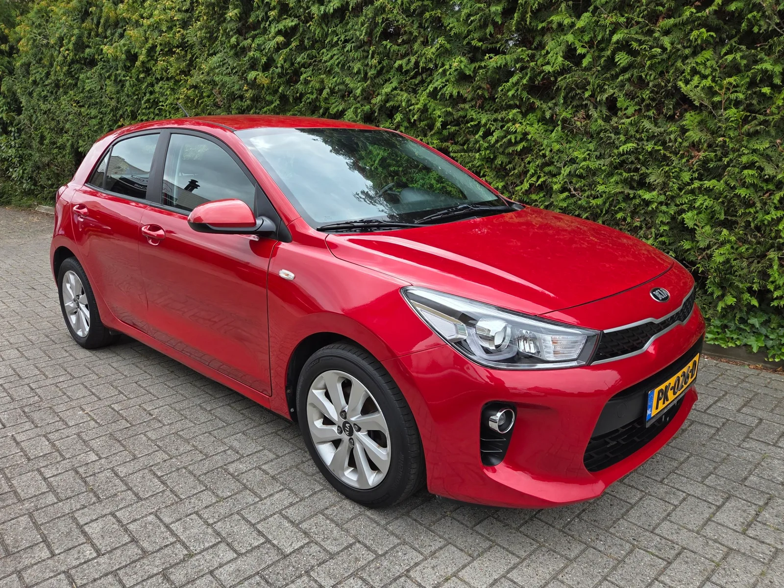 Kia Rio (2017) — foto 1