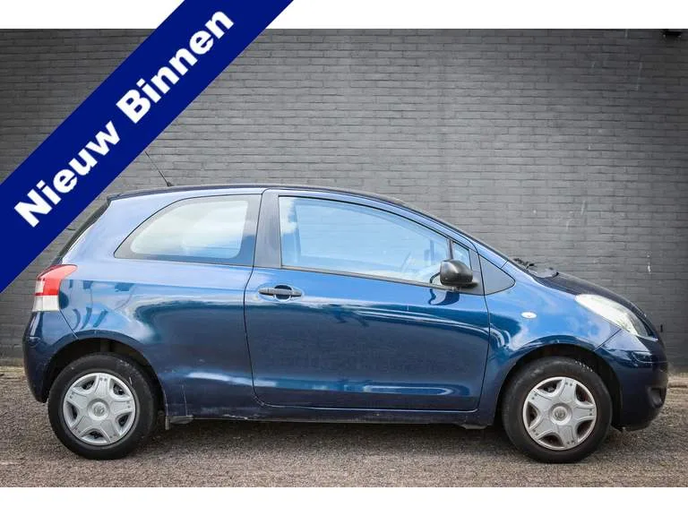 Toyota Yaris (2010) — foto 1