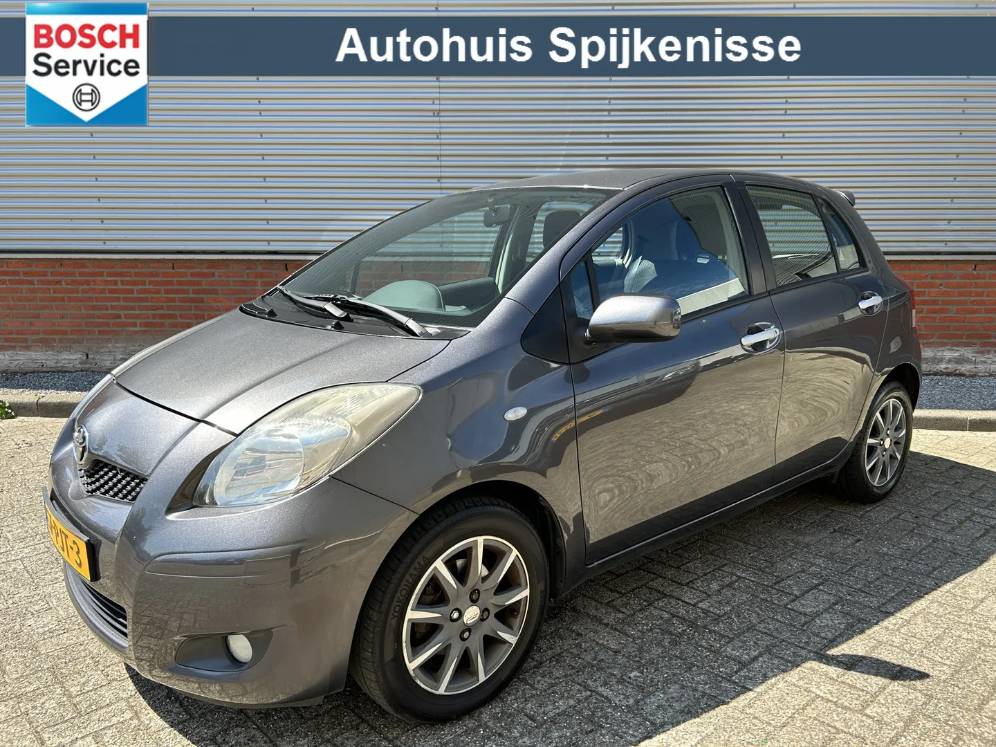 Toyota Yaris (2011) — foto 1