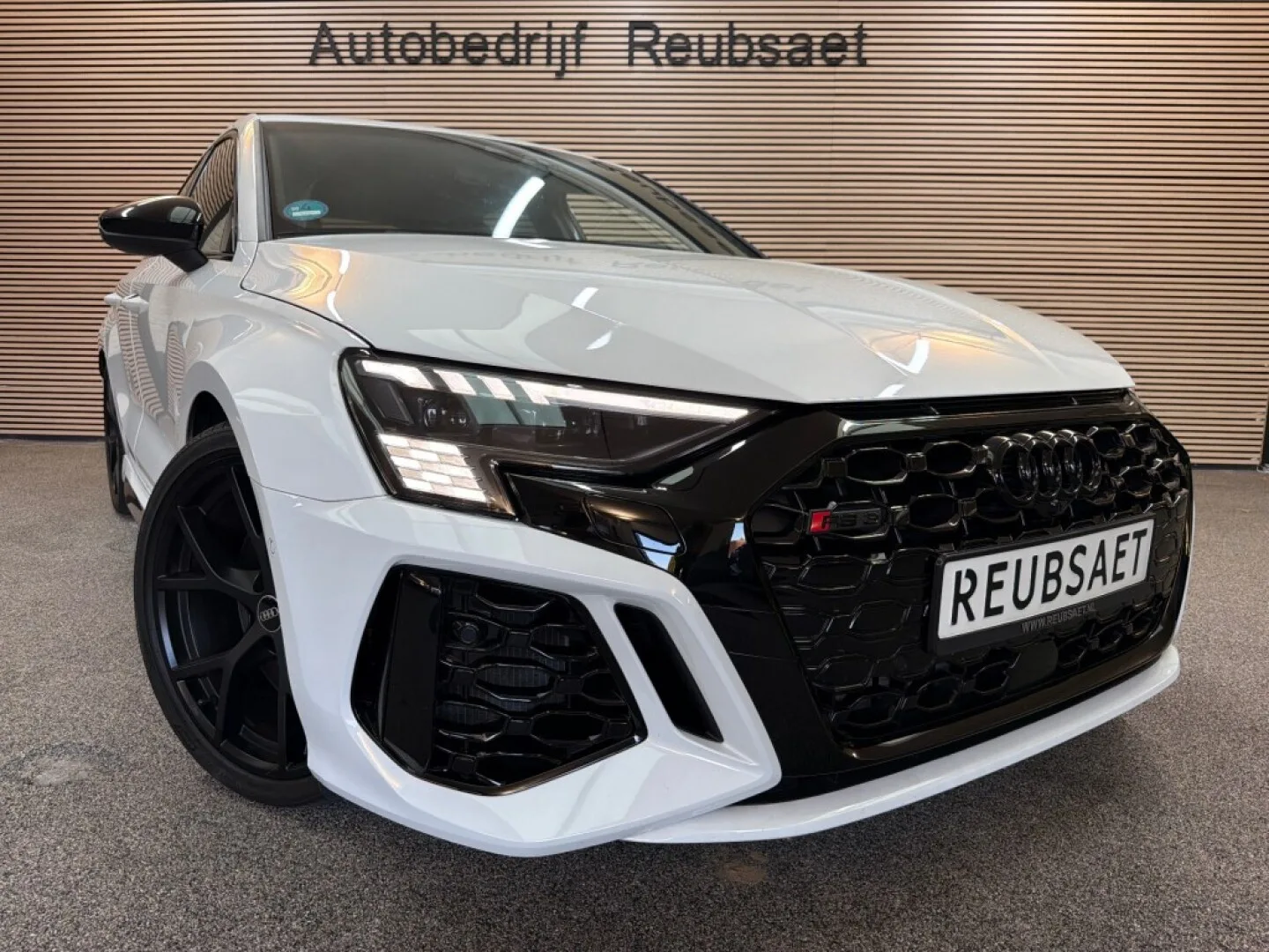 Audi RS 3 (2024) — foto 1