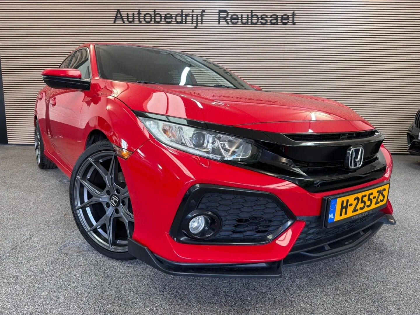 Honda Civic (2018) — foto 1