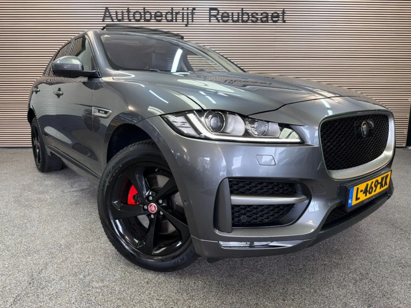 Jaguar F-Pace (2016) — foto 1