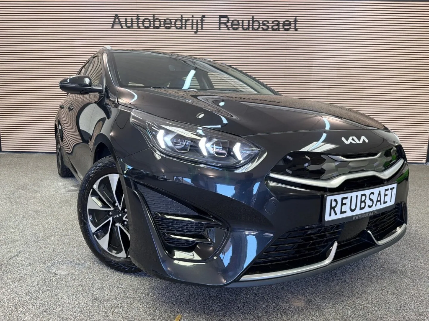 Kia Ceed (2023) — foto 1