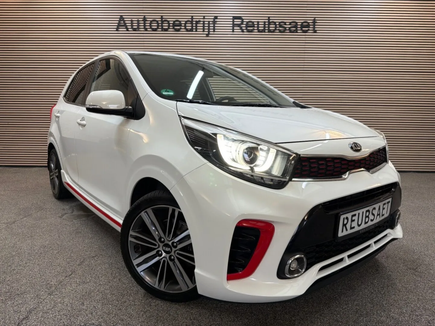Kia Picanto (2018) — foto 1