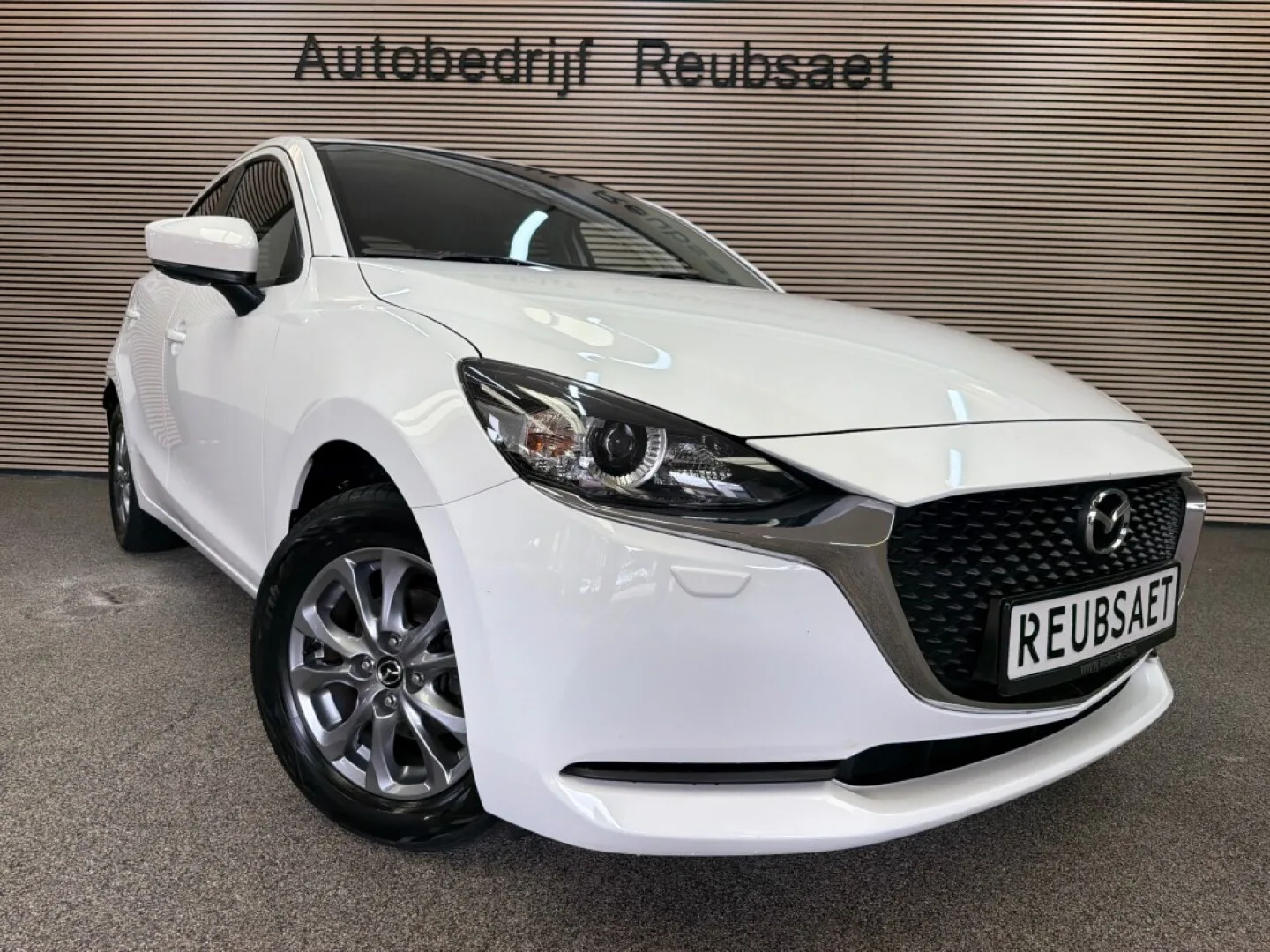 Mazda 2 (2023) — foto 1
