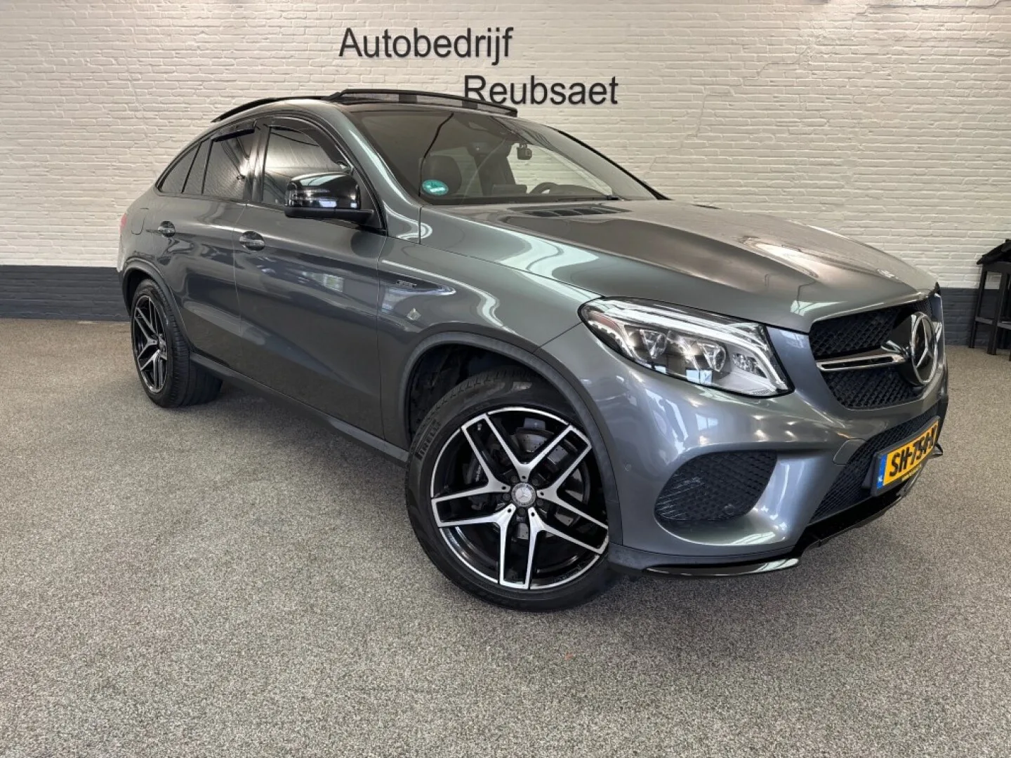 Mercedes-Benz GLE (2016) — foto 1