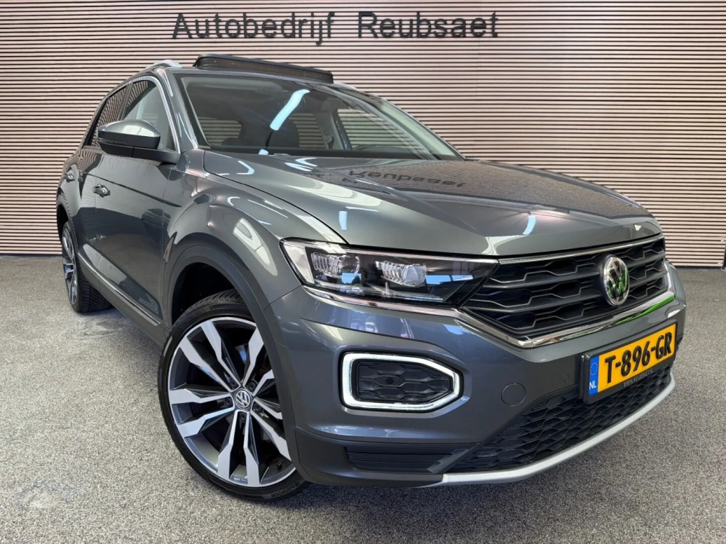 Volkswagen T-Roc (2019) — foto 1