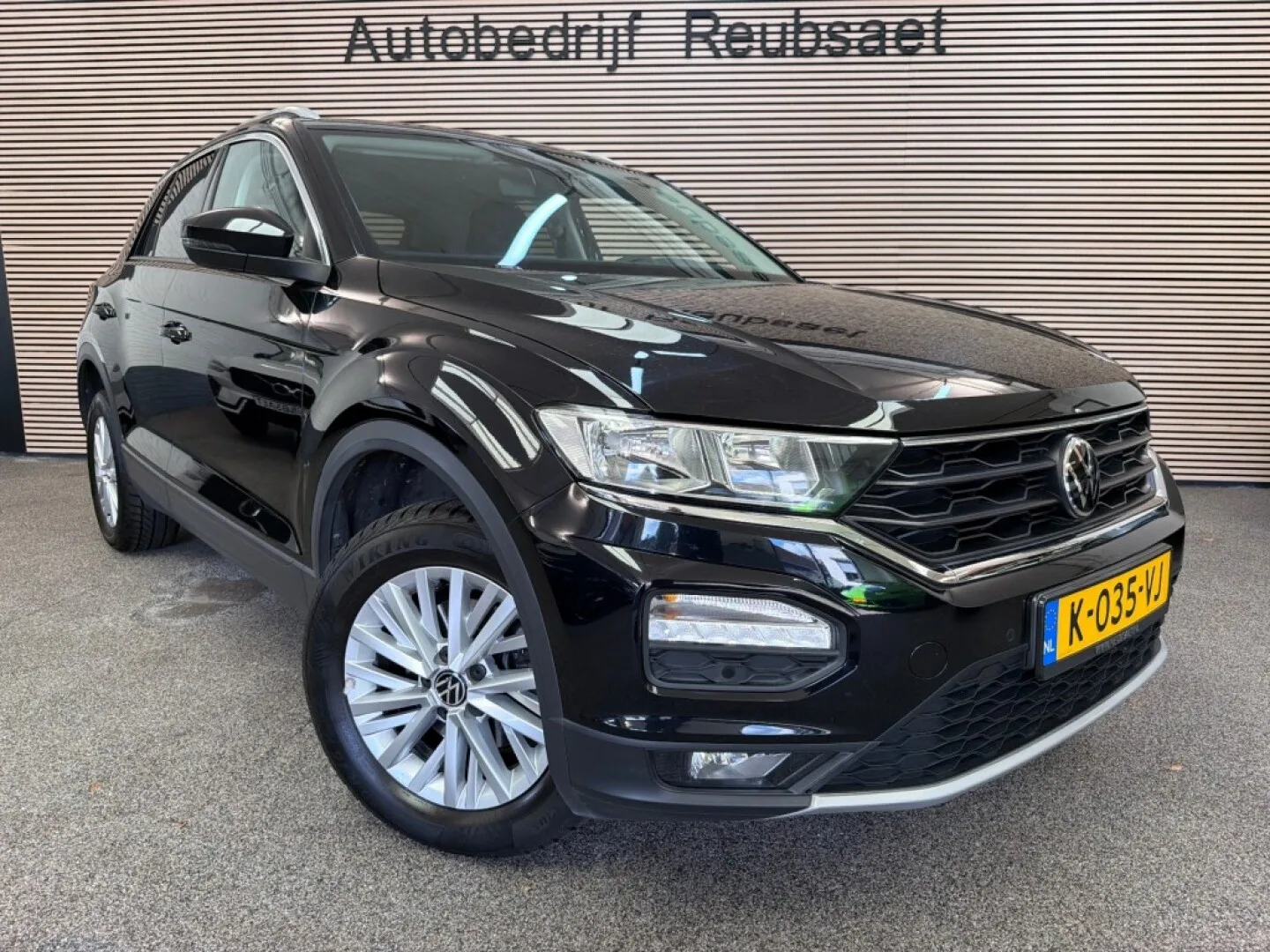 Volkswagen T-Roc (2021) — foto 1