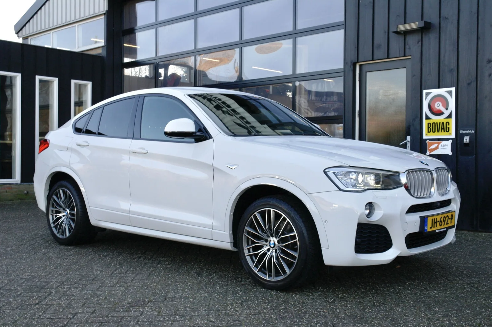 BMW X4 (2016) — foto 1