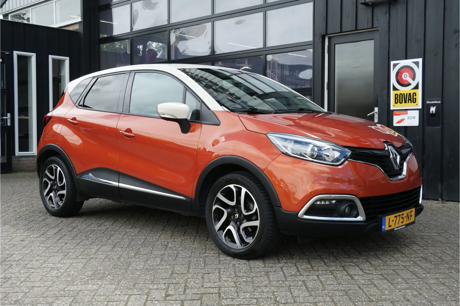 Renault Captur (2015) — foto 1