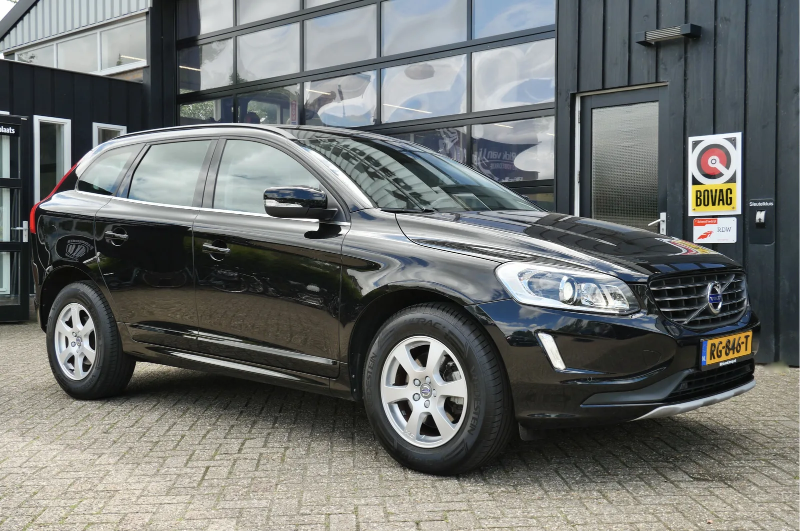 Volvo XC60 (2017) — foto 1