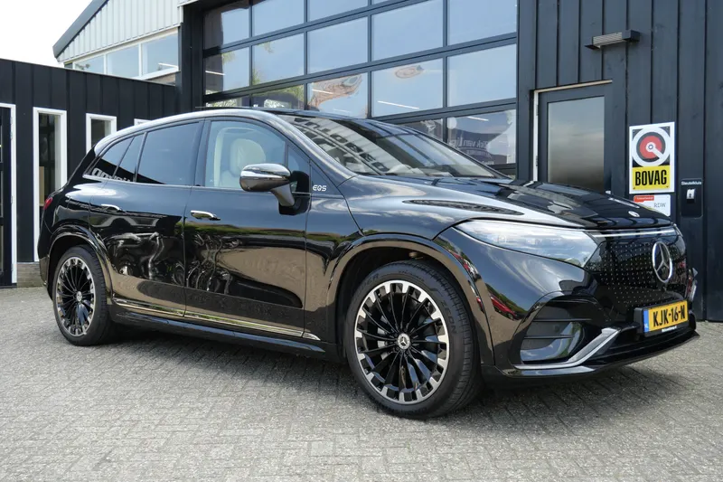 Mercedes-Benz EQS (2023)