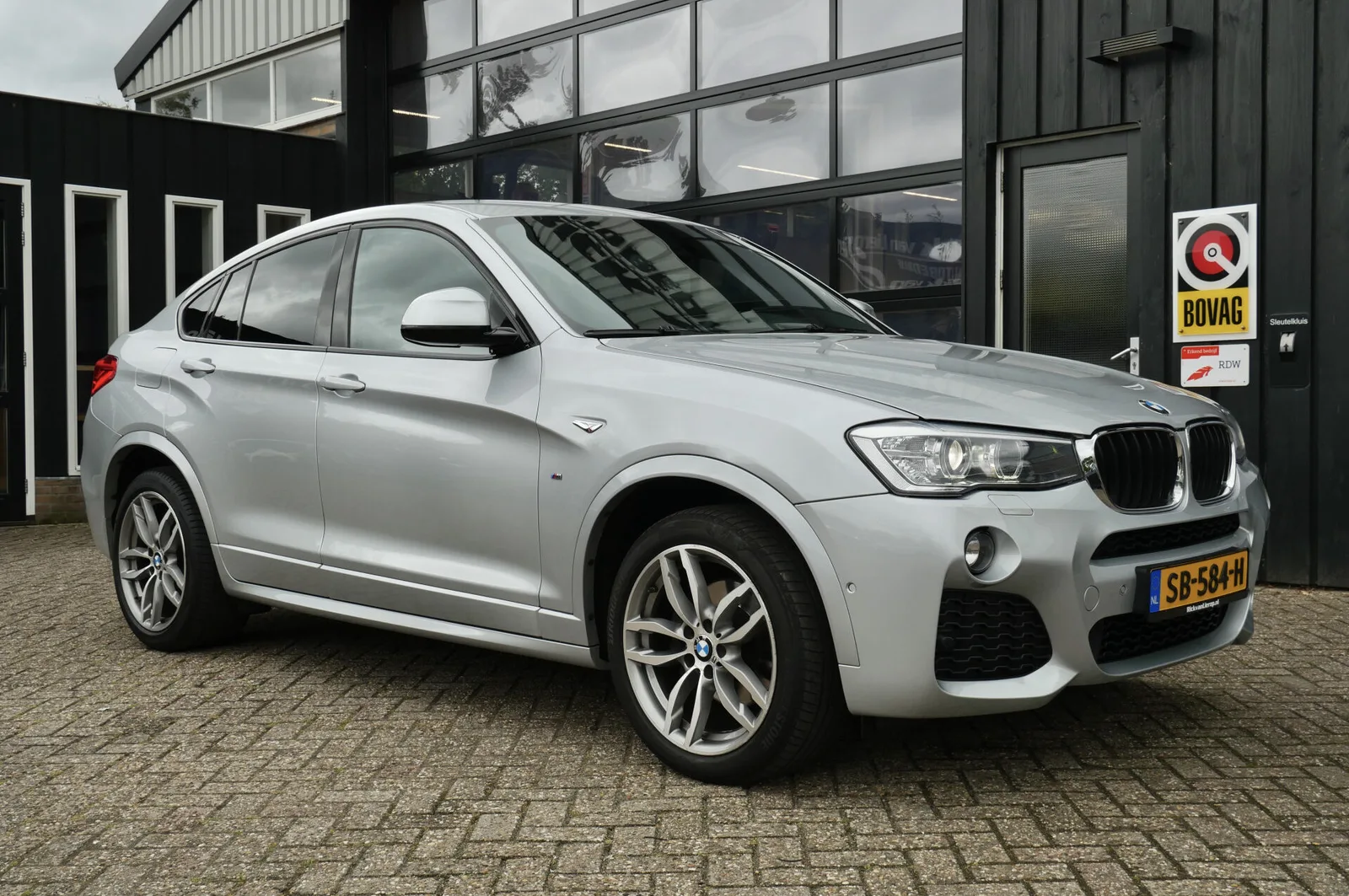BMW X4 (2018) — foto 1
