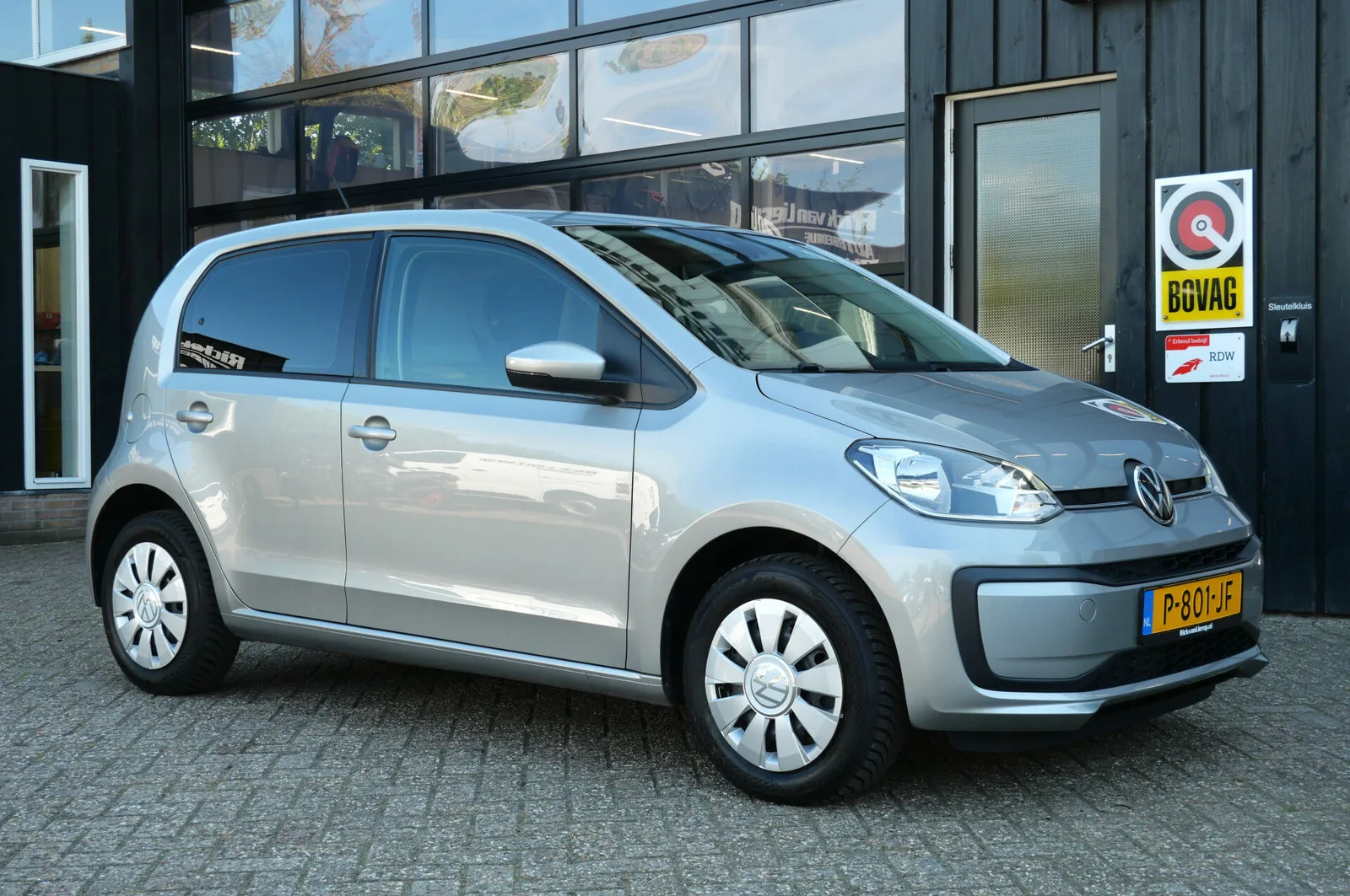 Volkswagen Up! (2022) — foto 1