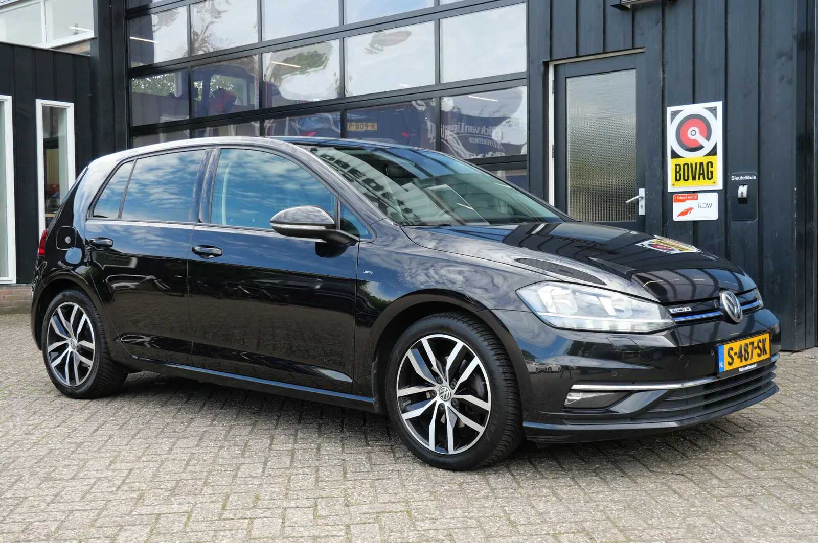 Volkswagen Golf (2018) — foto 1