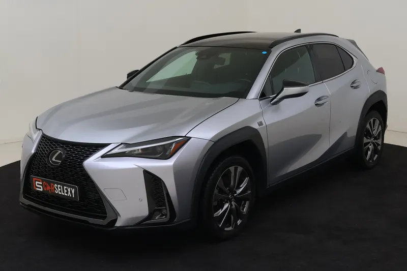 Lexus UX (2024)