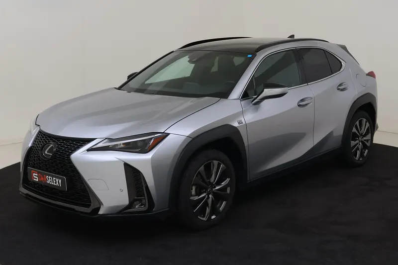 Lexus UX (2024)