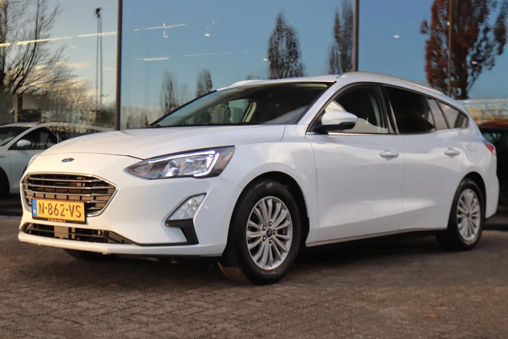 Ford Focus (2022) — foto 1