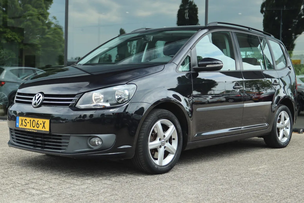 Volkswagen Touran (2013) — foto 1