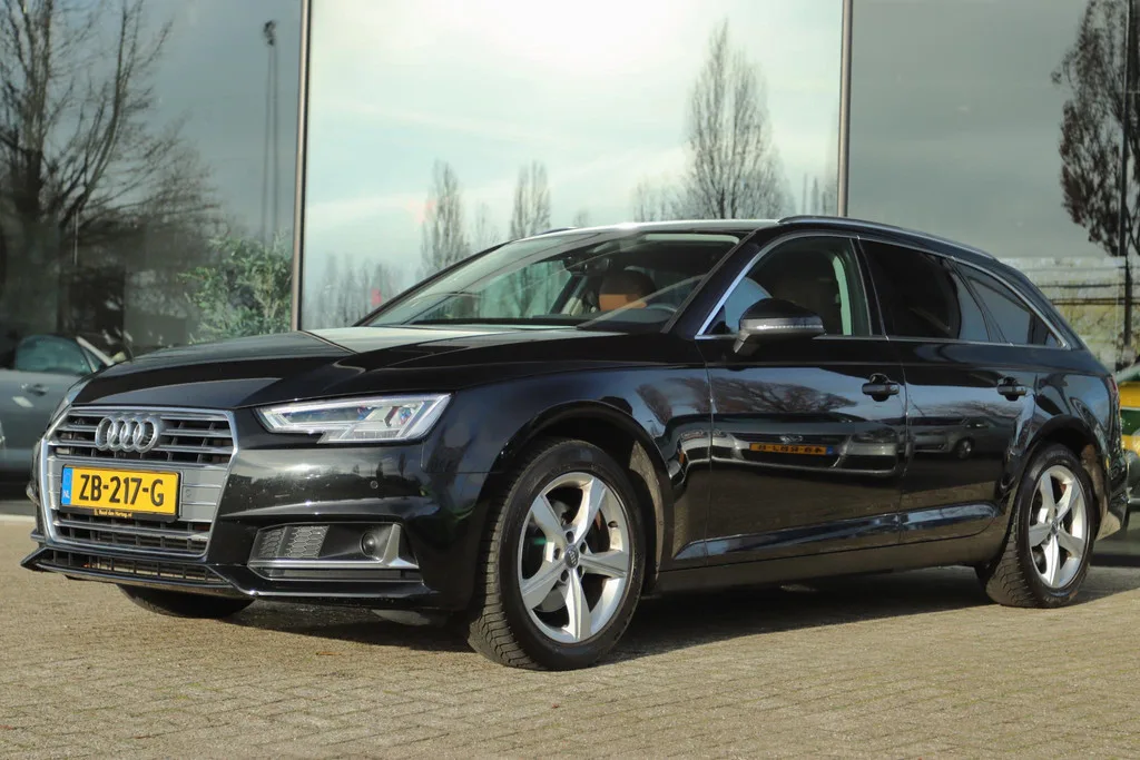 Audi A4 (2019) — foto 1