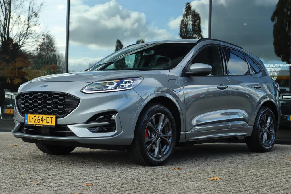 Ford Kuga (2021) — foto 1