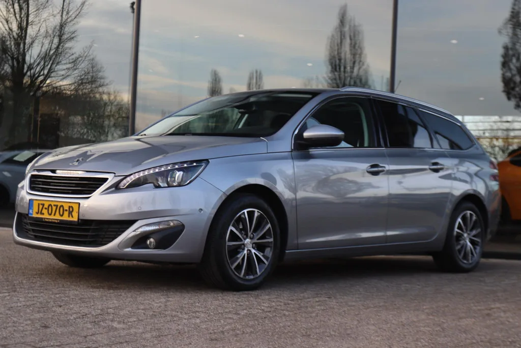 Peugeot 308 (2016) — foto 1