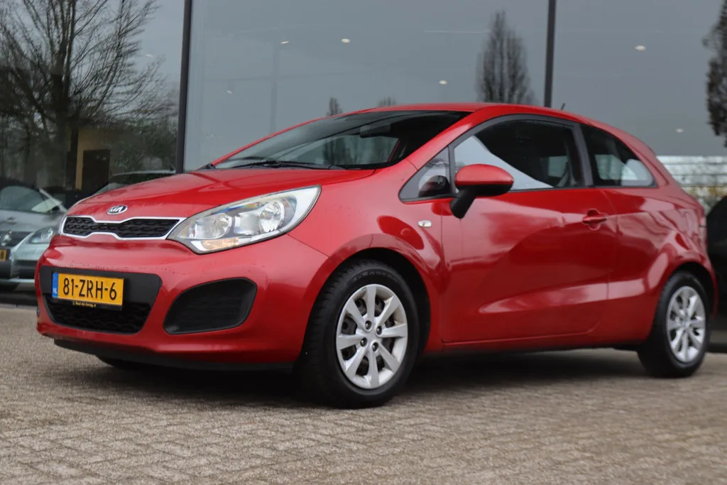 Kia Rio (2013) — foto 1