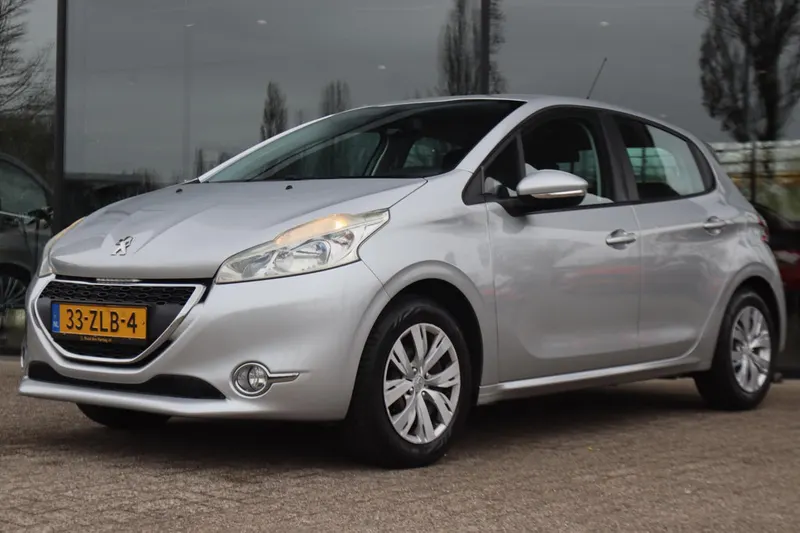 Peugeot 208 (2013)