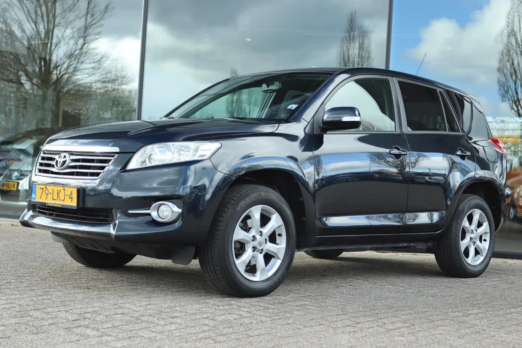 Toyota RAV4 (2010) — foto 1