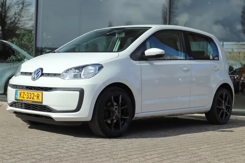 Volkswagen Up! (2017)