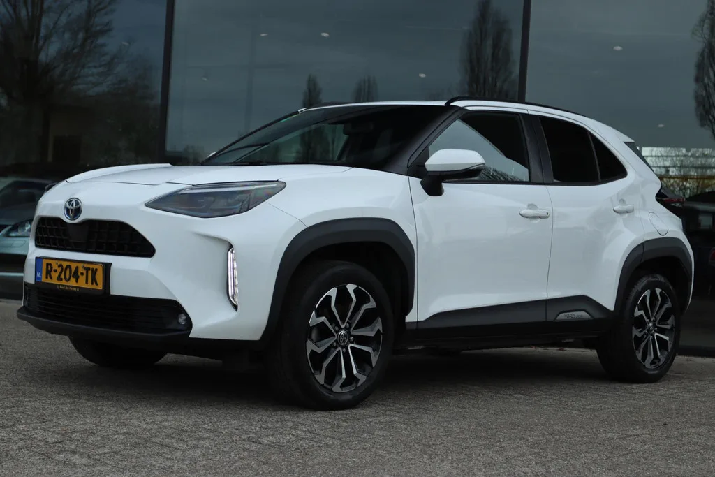 Toyota Yaris (2022) — foto 1