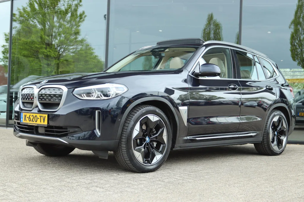BMW iX3 (2021) — foto 1