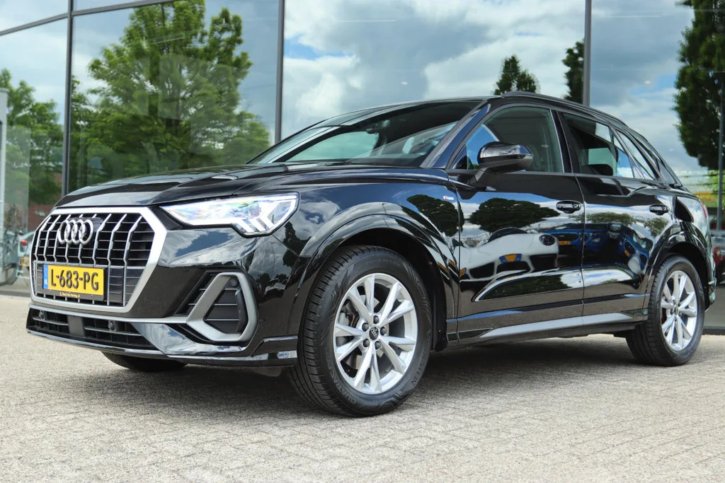 Audi Q3 (2021) — foto 1