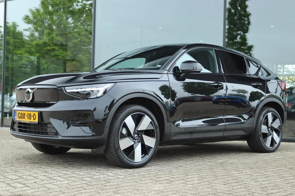 Volvo C40 (2024) — foto 1