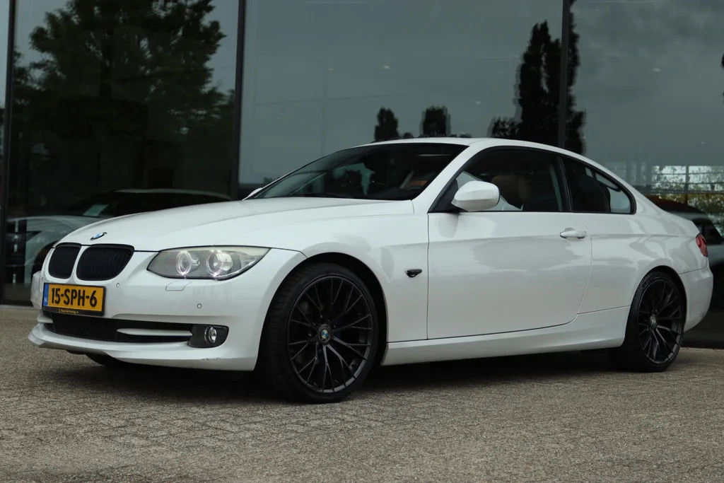 BMW 3-Serie (2011) — foto 1